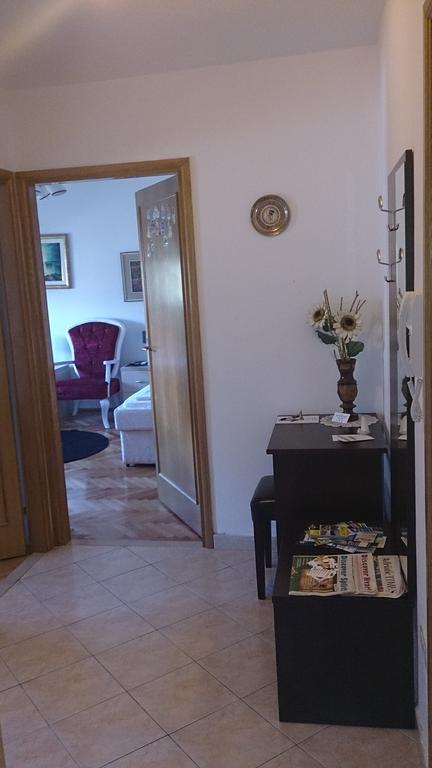 Apartment Near The Beach Σπλιτ Εξωτερικό φωτογραφία